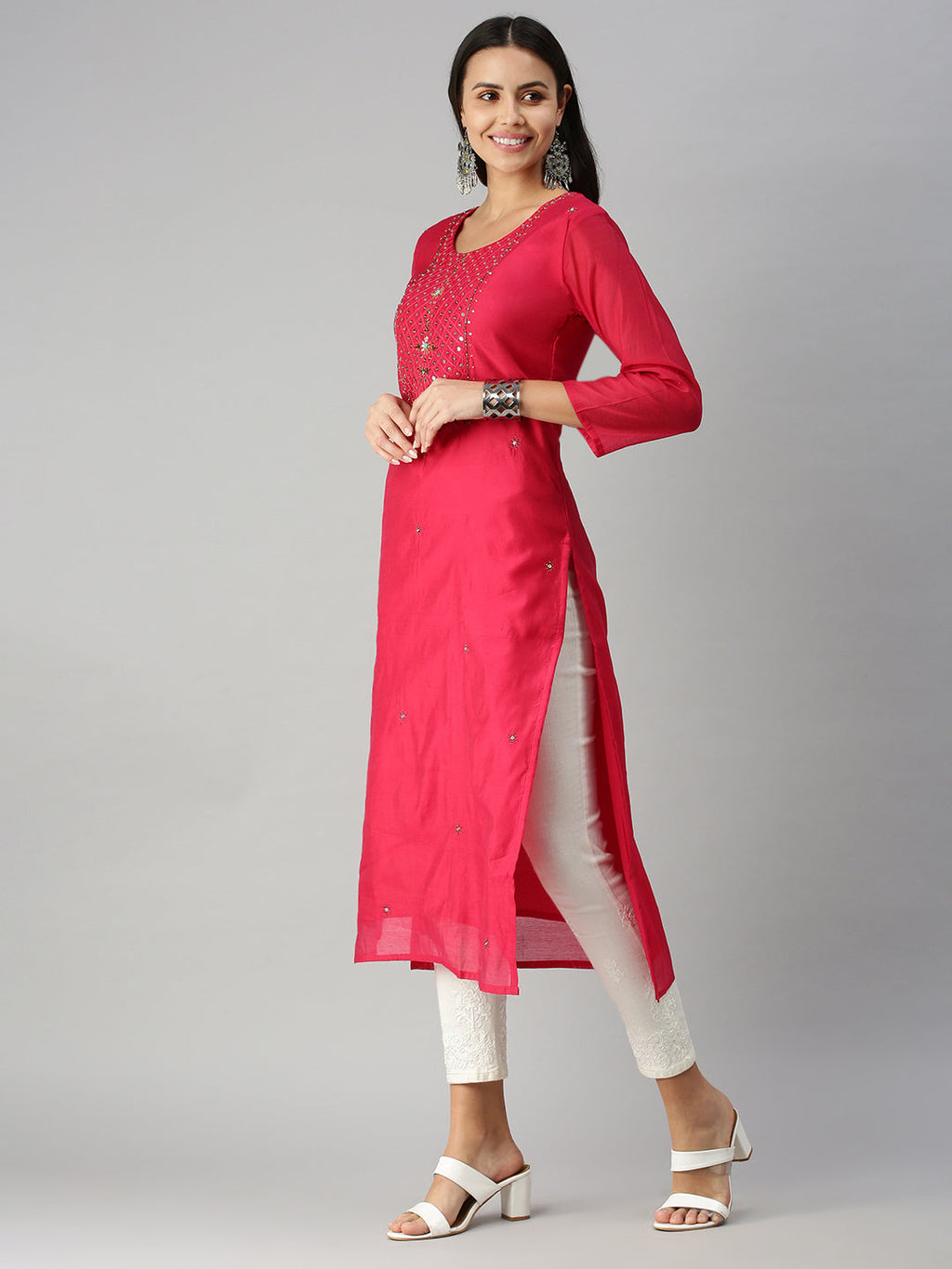Women's Embroidered Pink Straight Kurta
