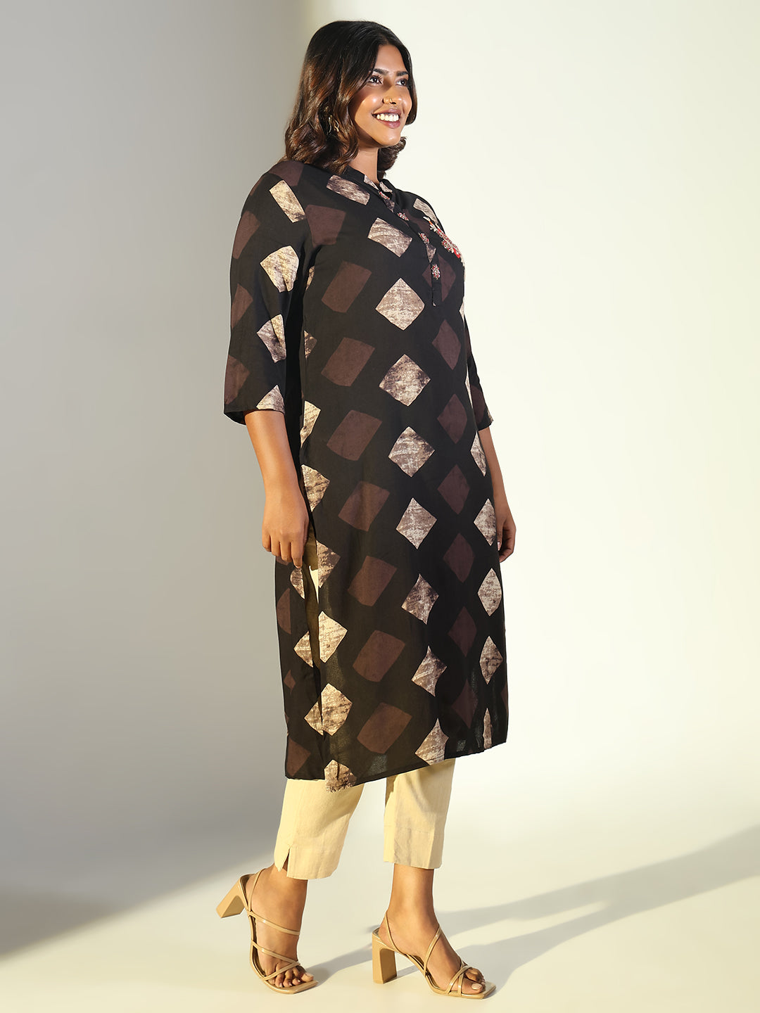 Women's Black Geometric Straight Kurta
