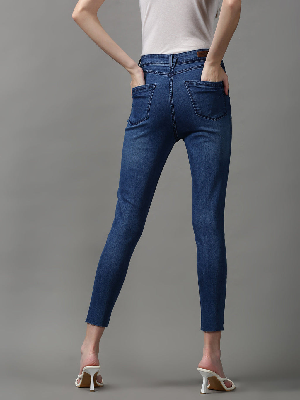 Women's Blue Skinny Fit Mildly Distressed Light Fade Stretchable Denim Jeans