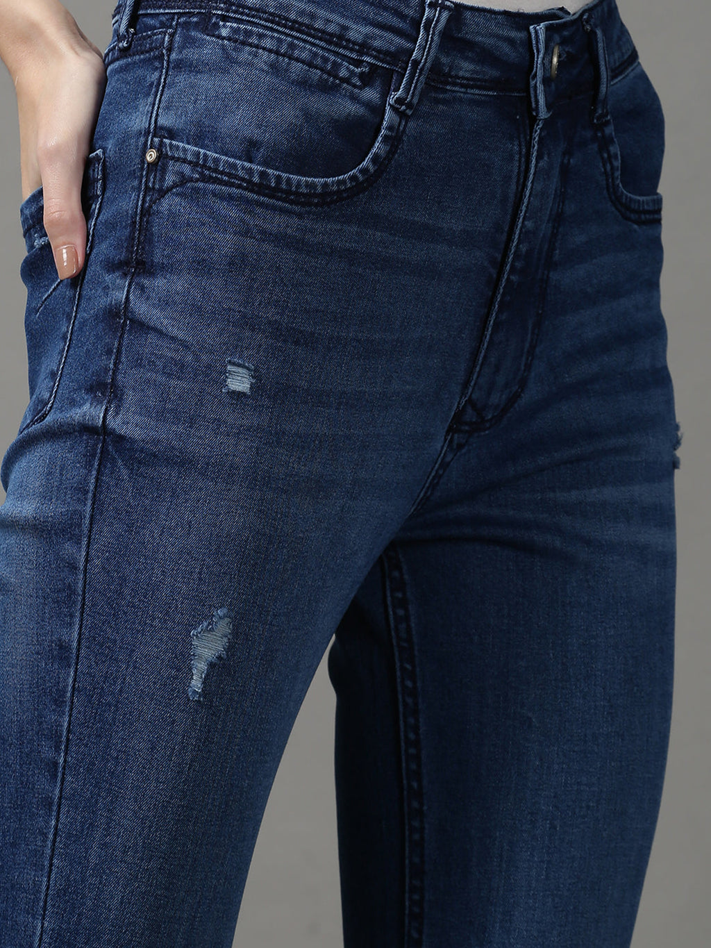 Women's Blue Skinny Fit Mildly Distressed Light Fade Stretchable Denim Jeans