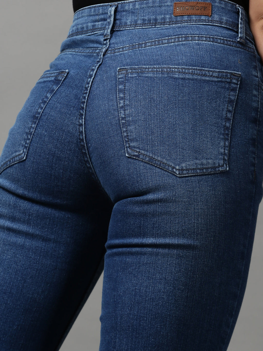 Women's Blue Mildly Distressed Light Fade Stretchable Denim Jeans