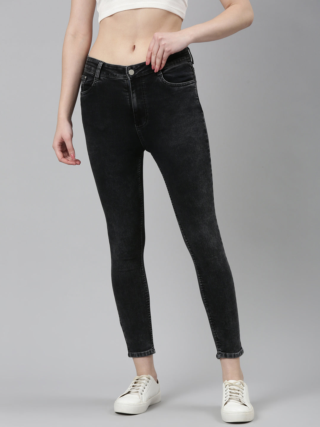 Women's Grey Skinny Fit Mid-Rise Light Fade Acid Wash Denim Jeans