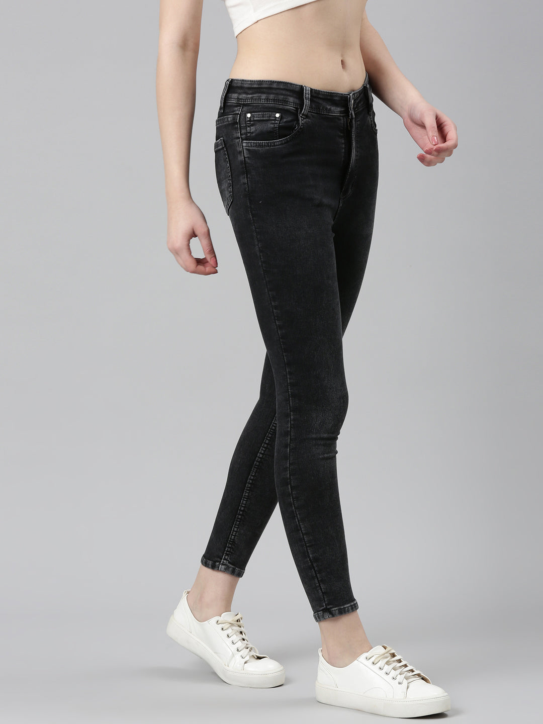 Women's Grey Skinny Fit Mid-Rise Light Fade Acid Wash Denim Jeans