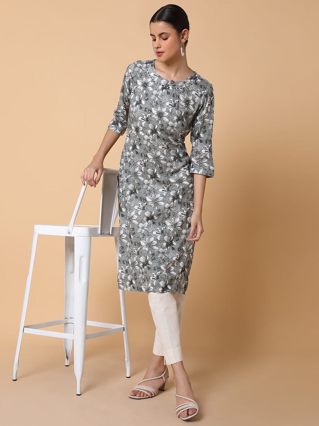 Women's Floral Grey Straight Kurta