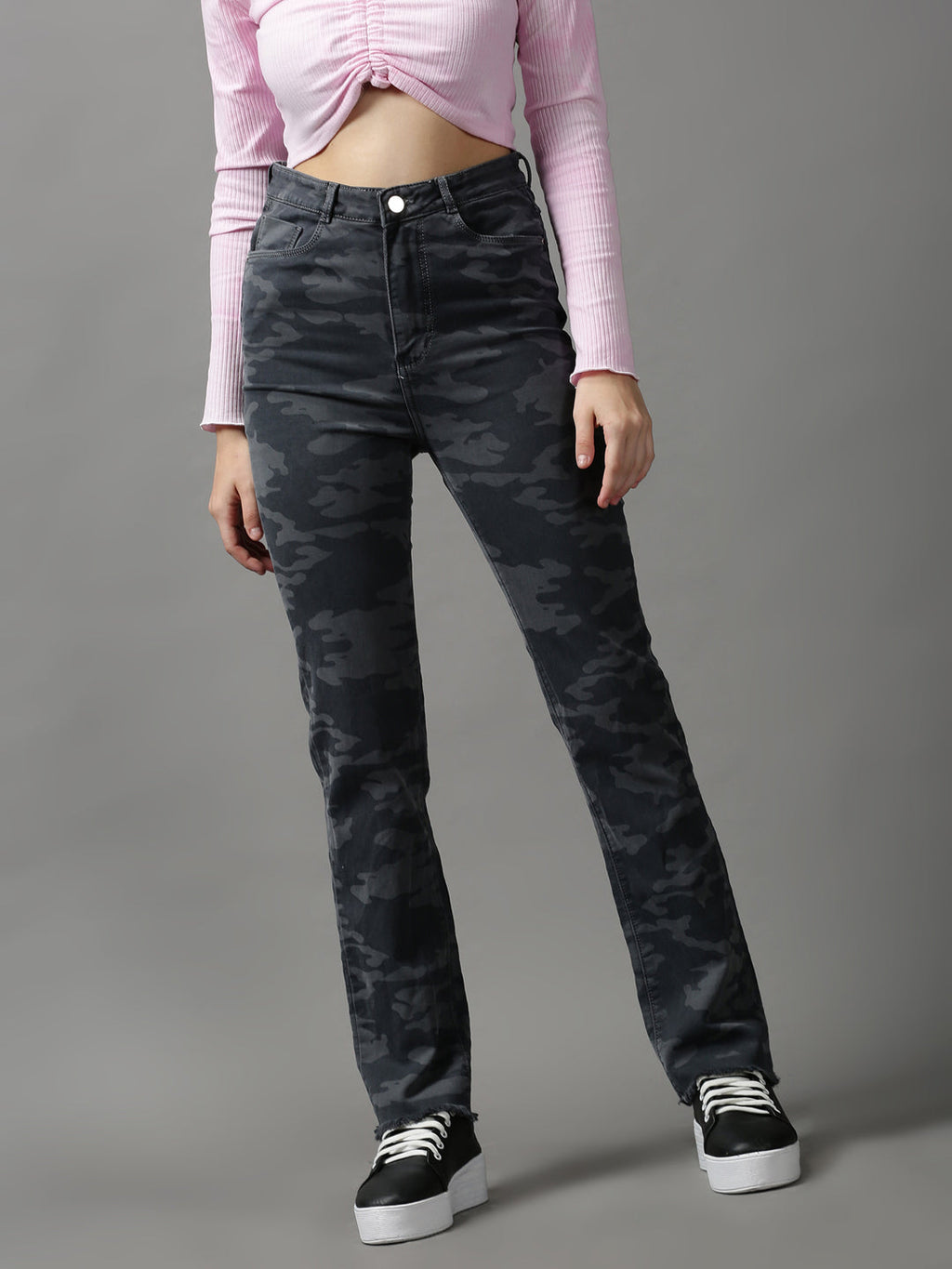 Women's Grey Light Fade Solid Fit Denim Jeans