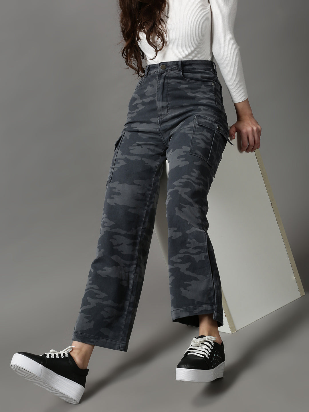 Women's Grey Clean Look Wide Leg Light Fade Stretchable Denim Jeans