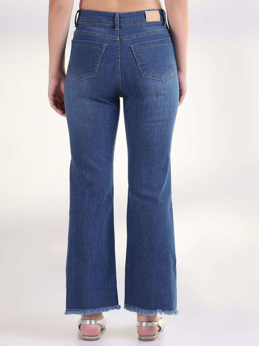 Women's Solid Blue Frayed Hem Straight Fit Jean
