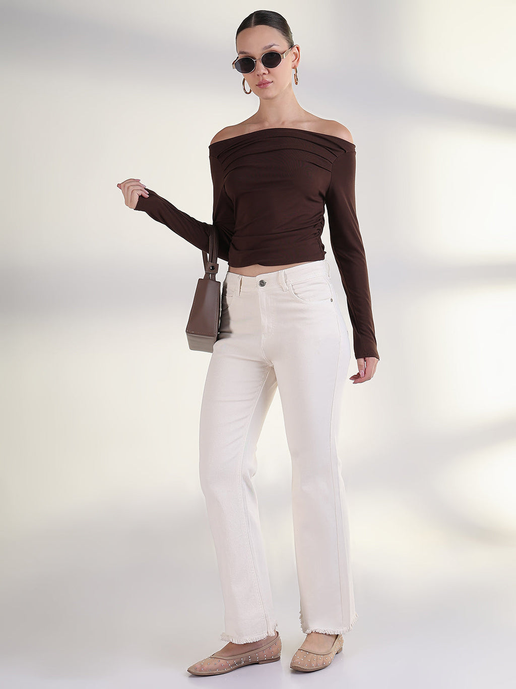 Women's Solid Cream Frayed Hem Straight Fit Jean
