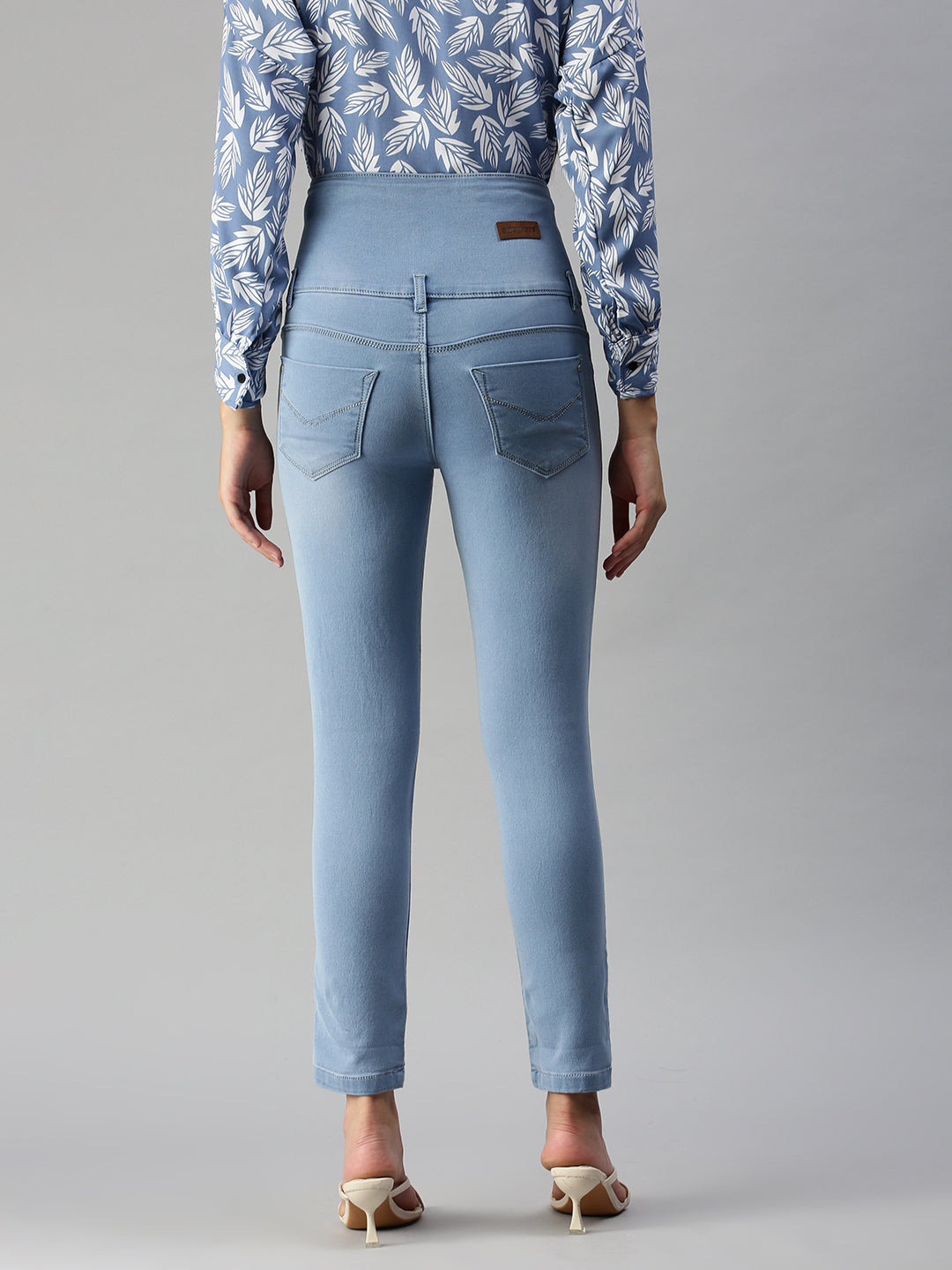 Women's Blue Slim Fit High-Rise Light Fade Stretchable Denim Jeans