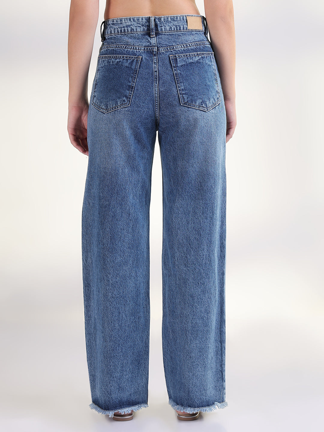 Women's Solid Blue Frayed Hem Straight Fit Jean