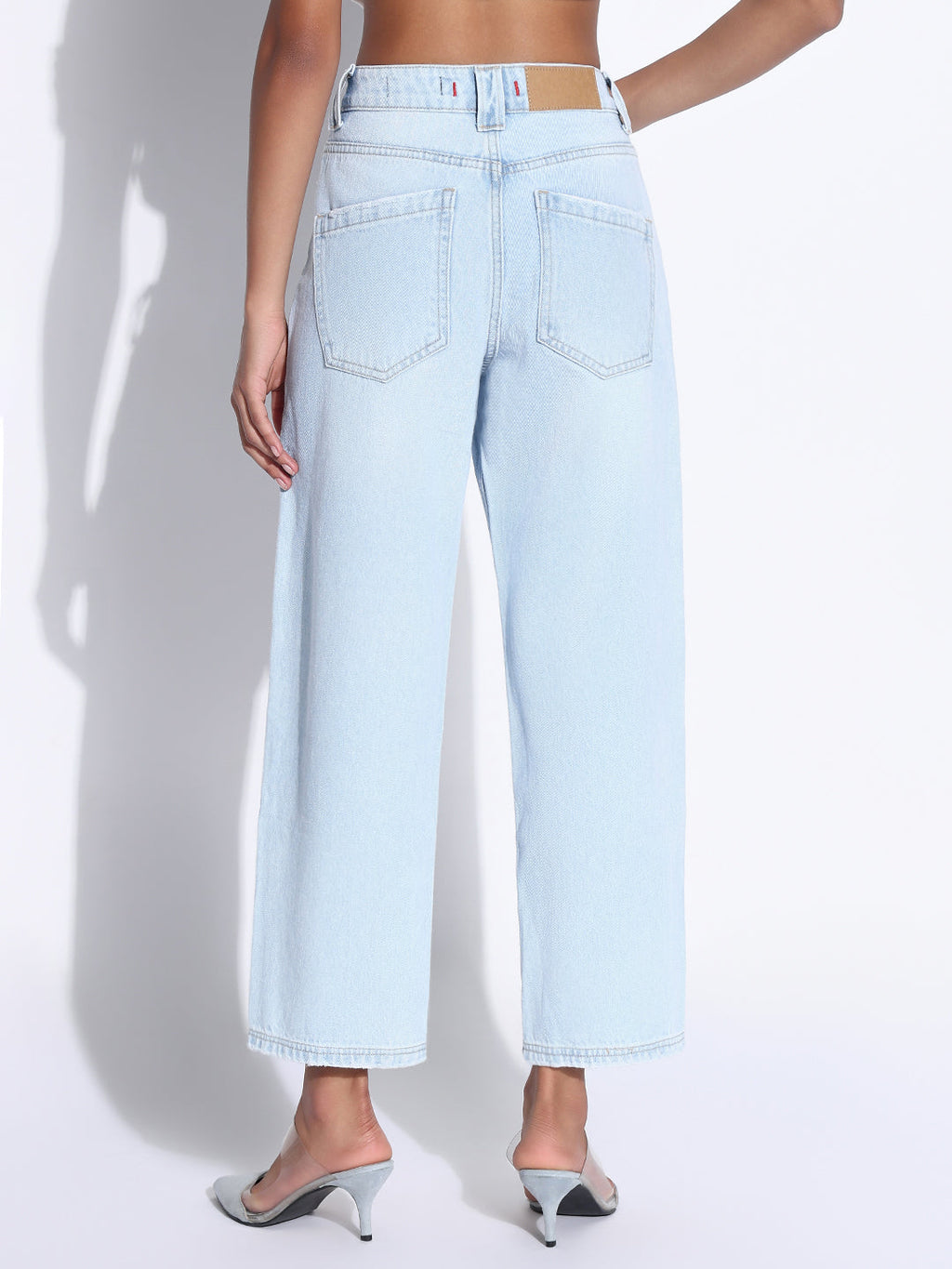 Women's Solid Light Blue Straight Fit Jeans