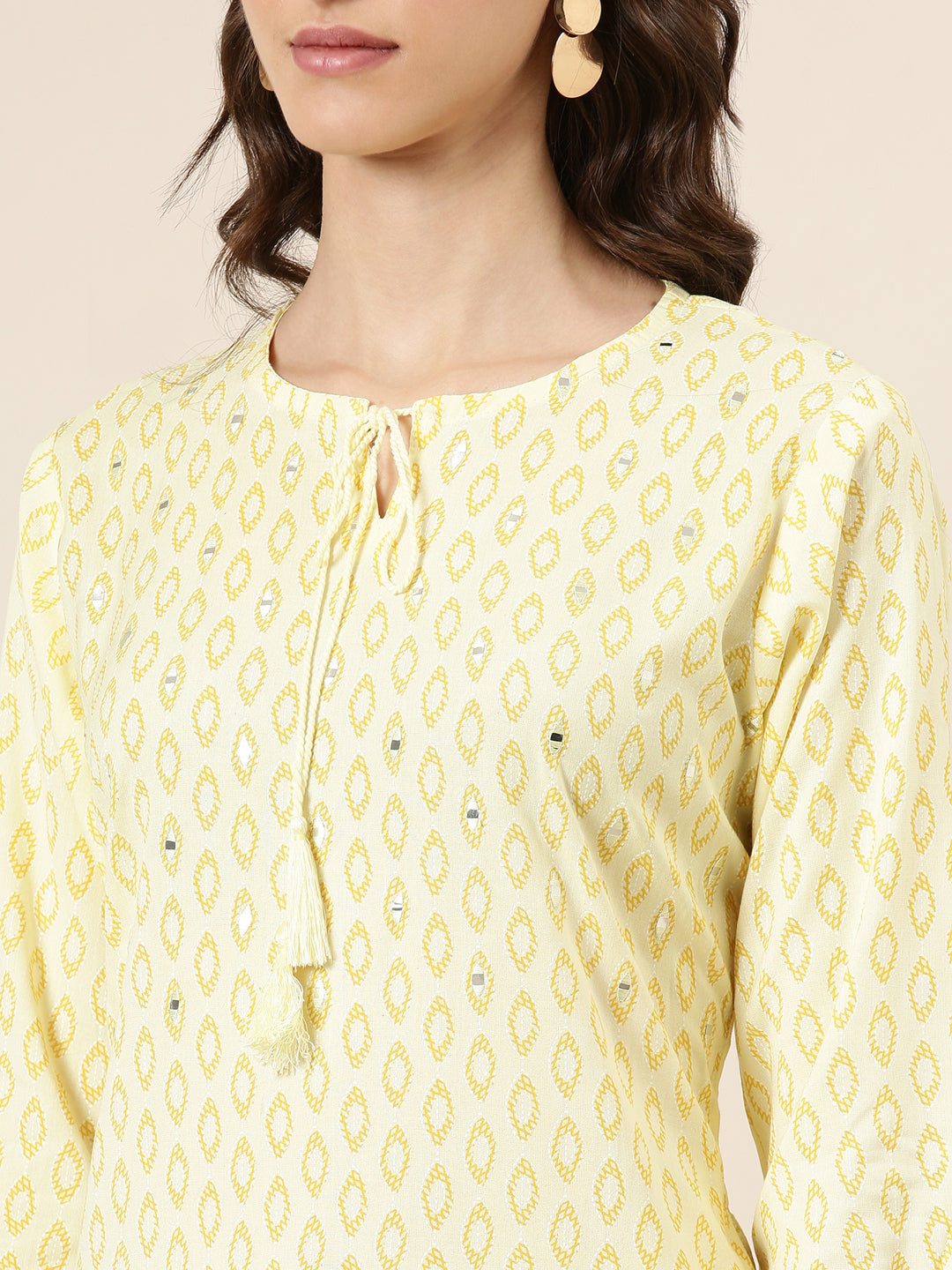 Women's Yellow Geometric Printed Thread Work Straight Kurta