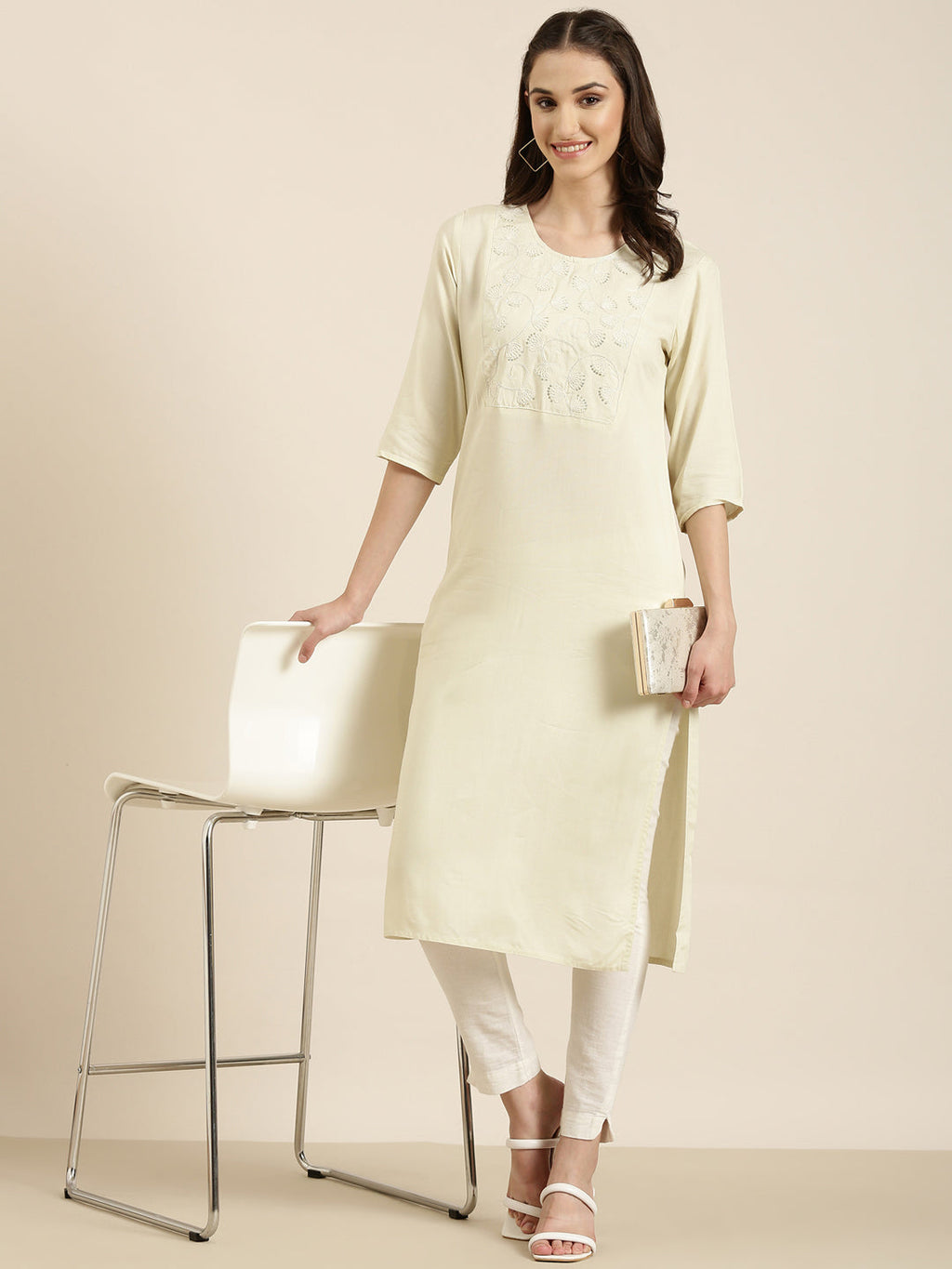 Women's Cream Floral Embroidered Straight Kurta