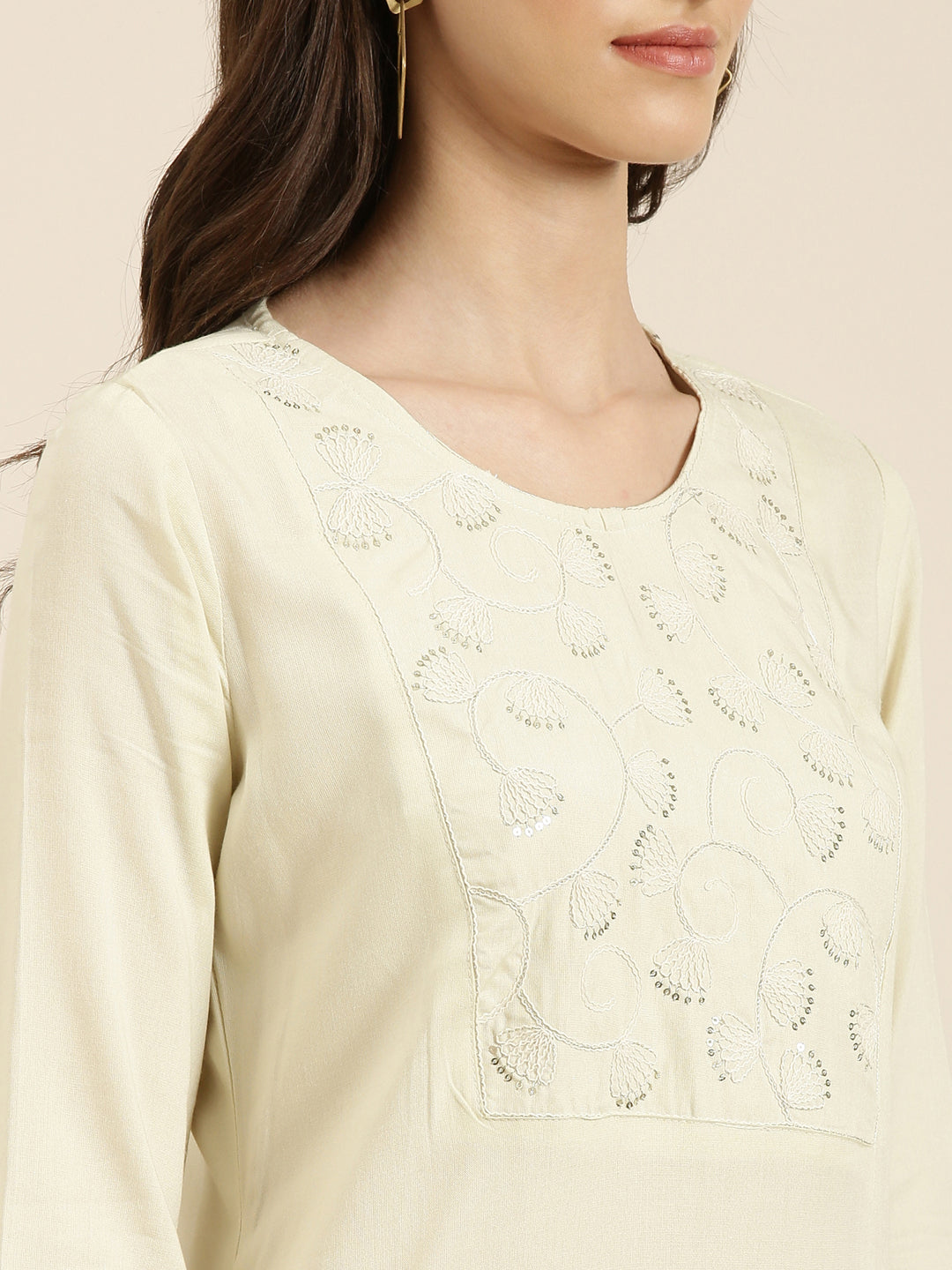Women's Cream Floral Embroidered Straight Kurta
