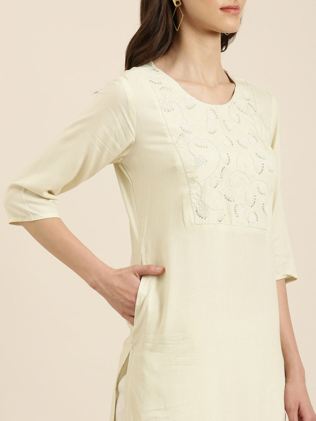 Women's Cream Floral Embroidered Straight Kurta