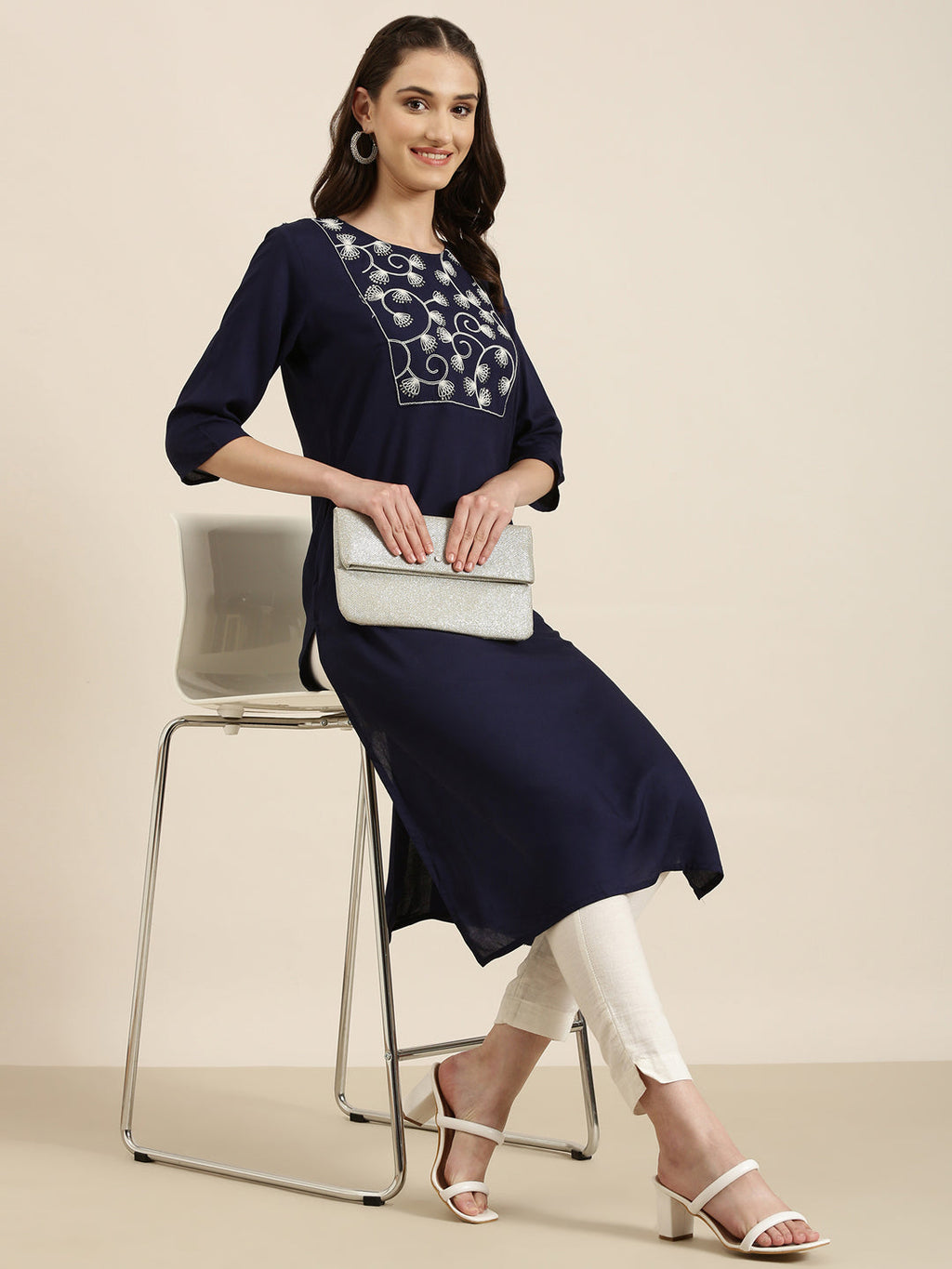 Women's Navy Blue Floral Embroidered Thread Work Straight Kurta