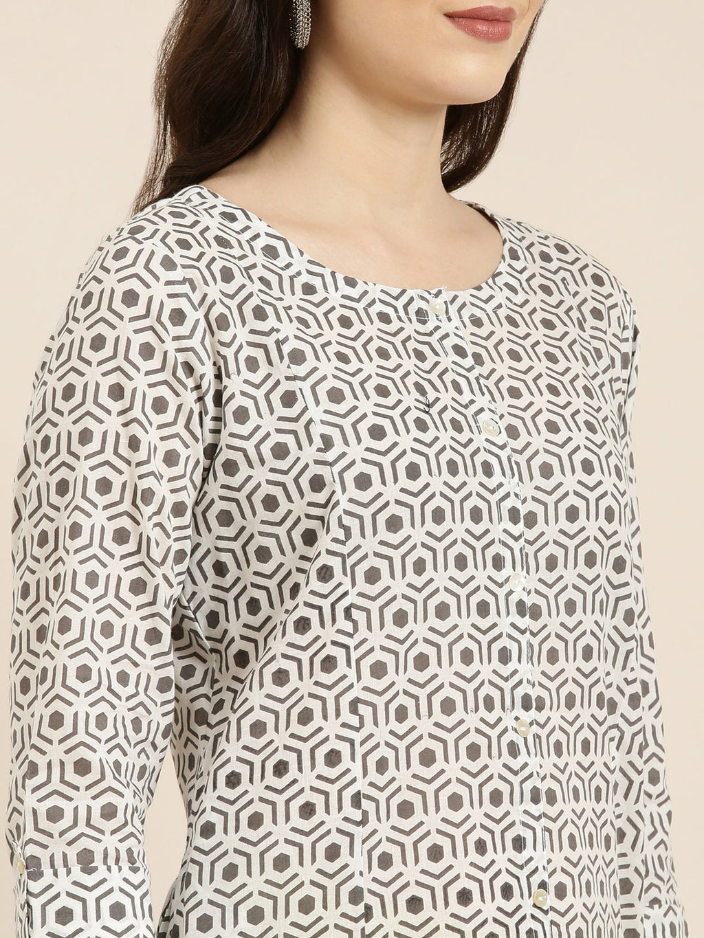 Women's Cream Geometric Printed Thread Work Kurta