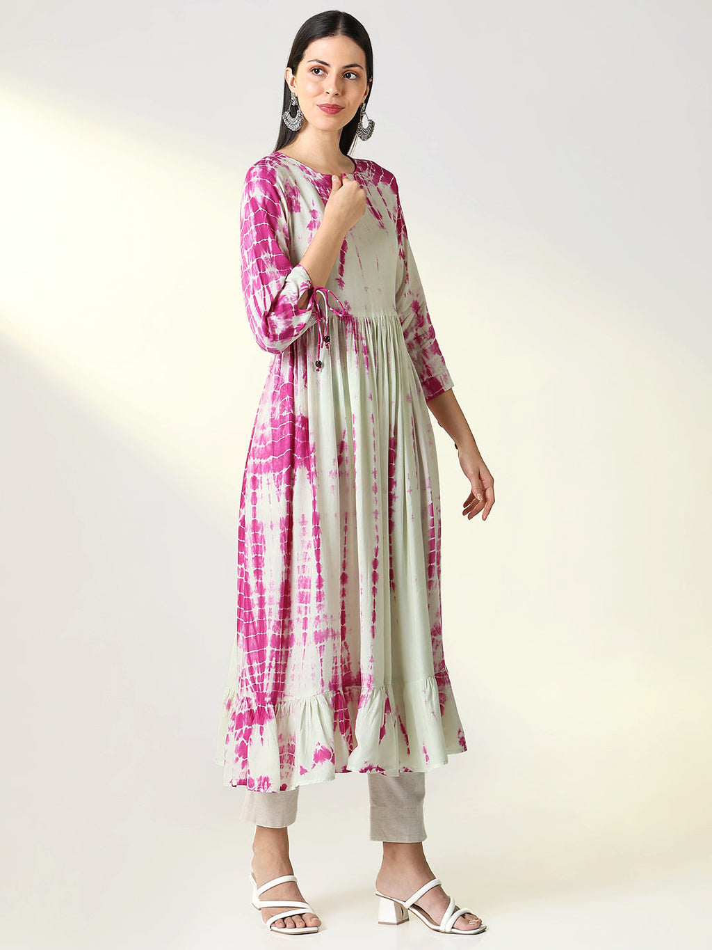 Women's Off White Abstract Anarkali Kurta