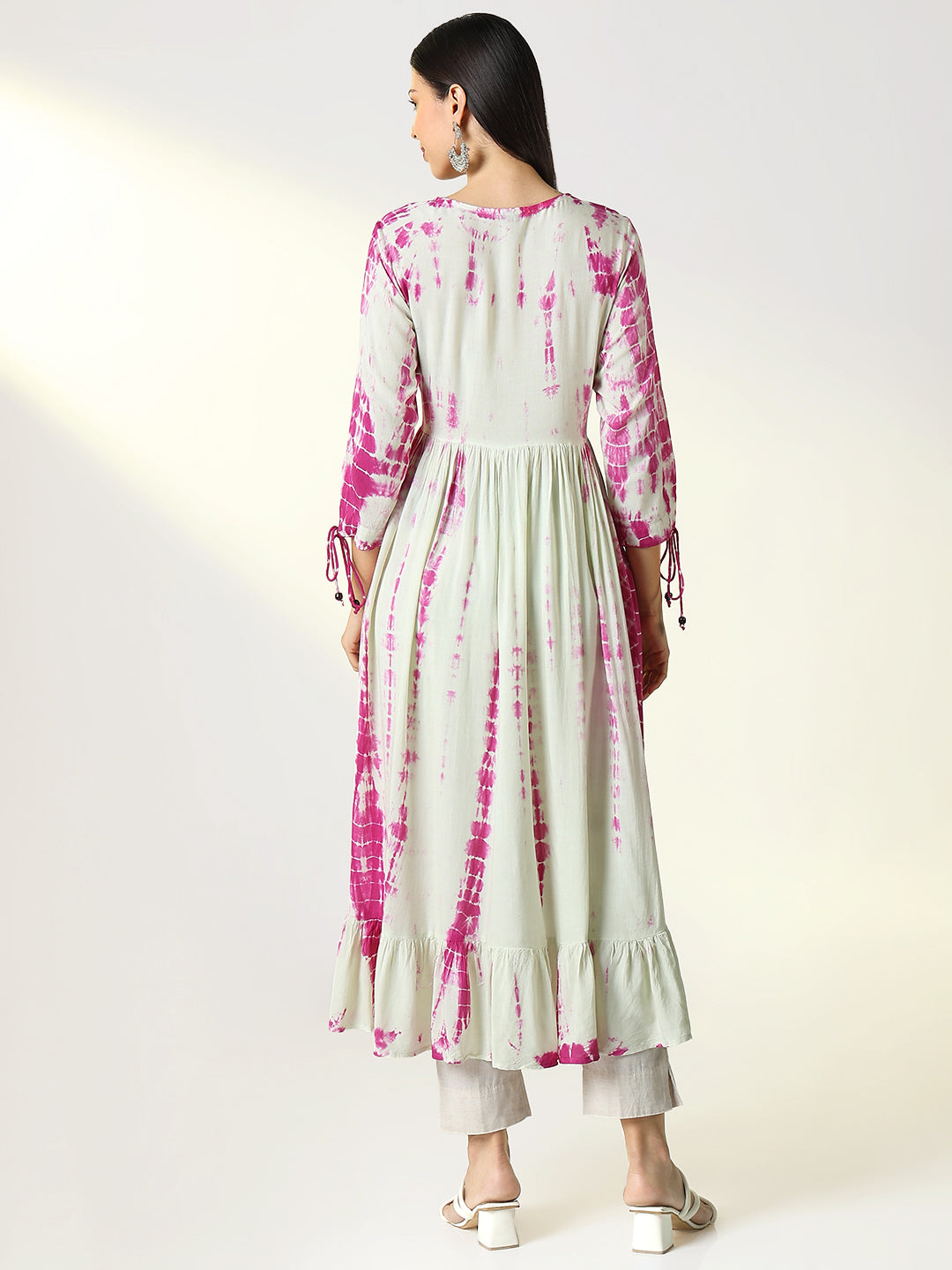 Women's Off White Abstract Anarkali Kurta