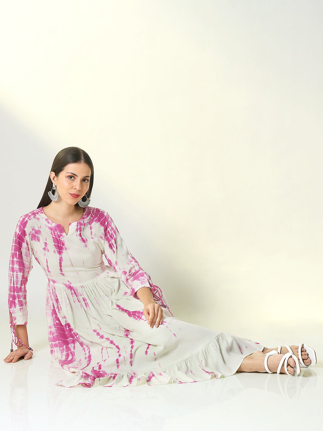 Women's Off White Abstract Anarkali Kurta