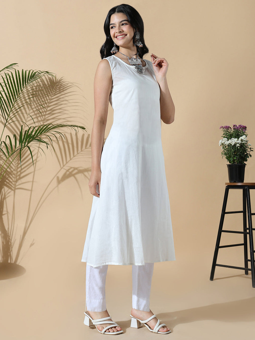 Women's White Solid Cotton Anarkali Kurta with Inner