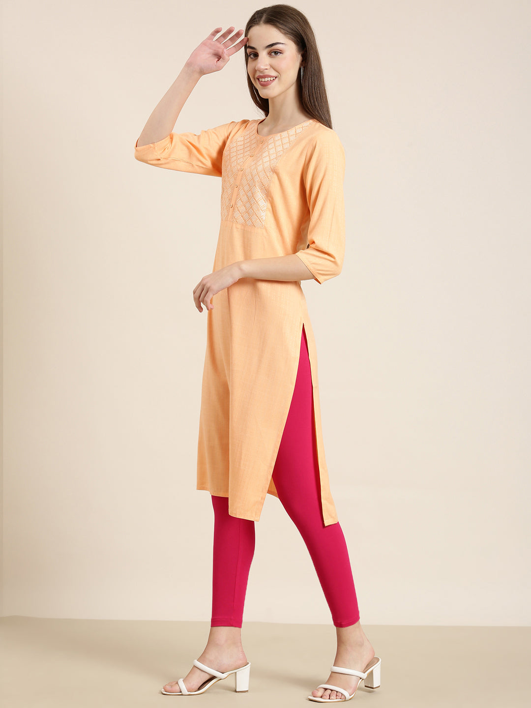 Women's Peach Geometric Embroidered Straight Kurta