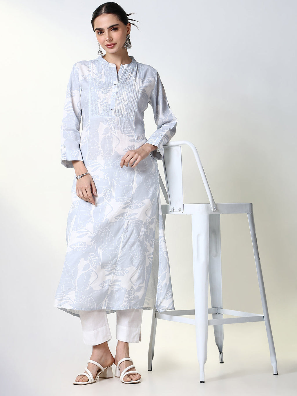 Women's Blue Floral Straight Kurta