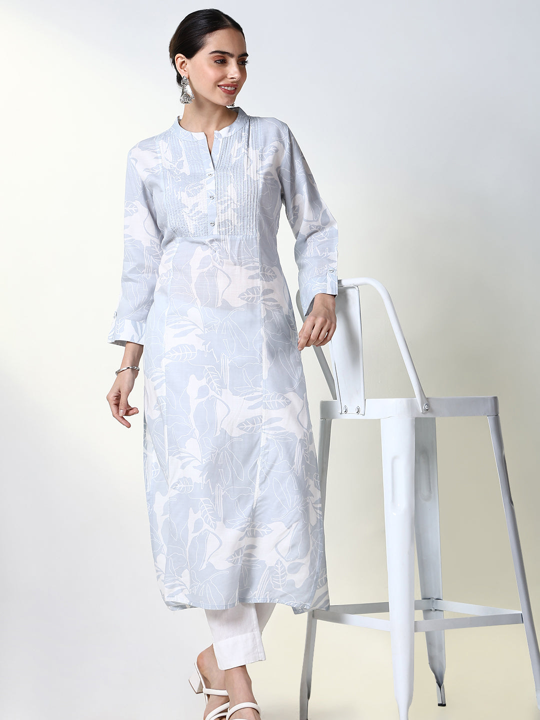 Women's Blue Floral Straight Kurta