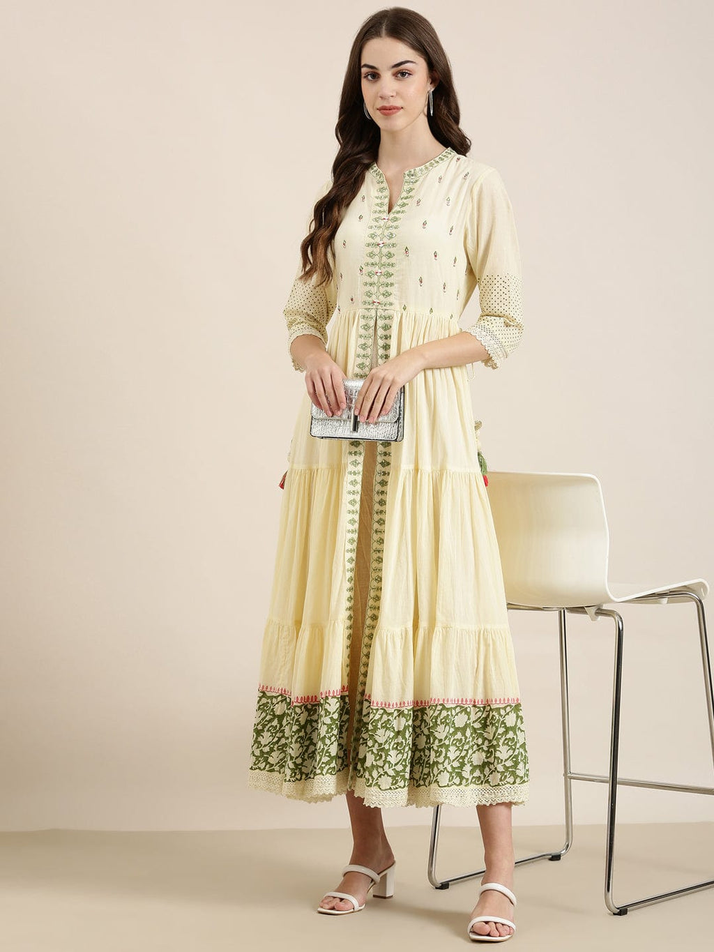 Women's Mandarin Collar Solid Empire Cream Kurta