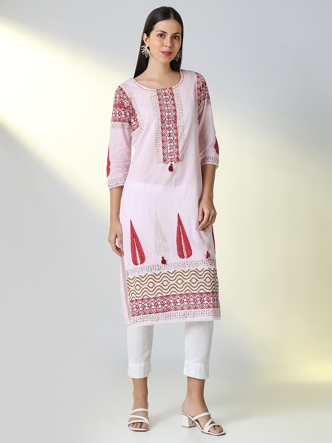 Women's Pink Ethnic Motifs Straight Kurta