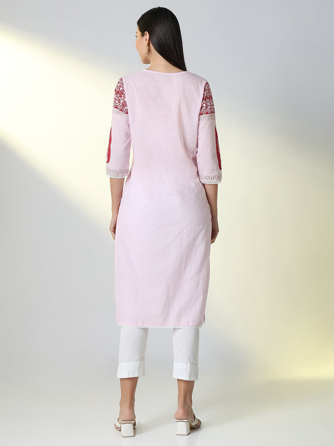 Women's Pink Ethnic Motifs Straight Kurta