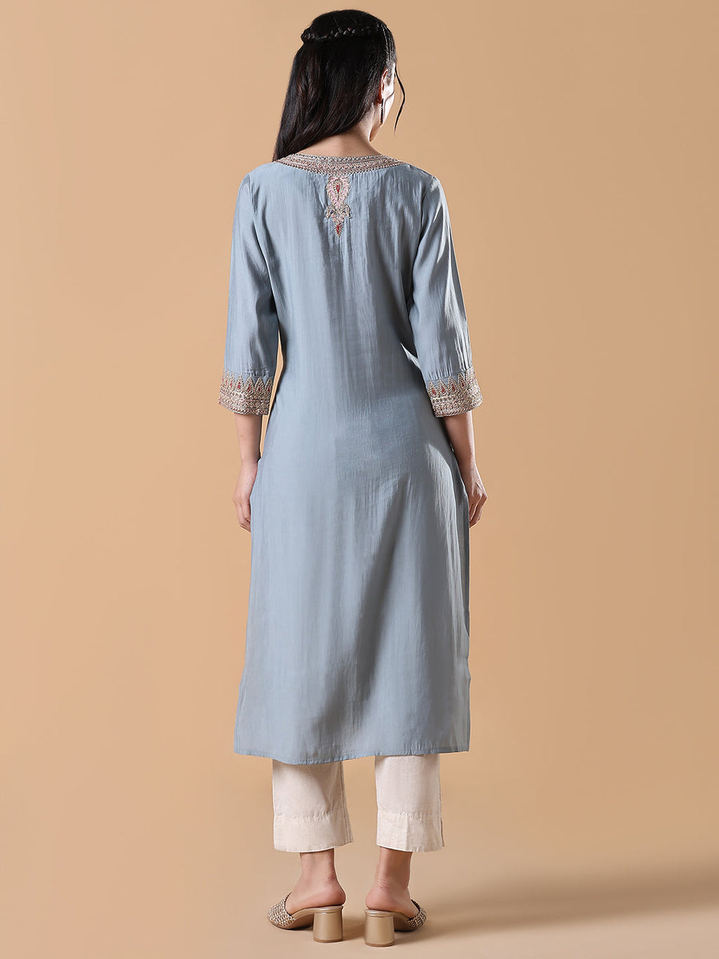 Women's Grey Solid Embroidered Straight Kurta