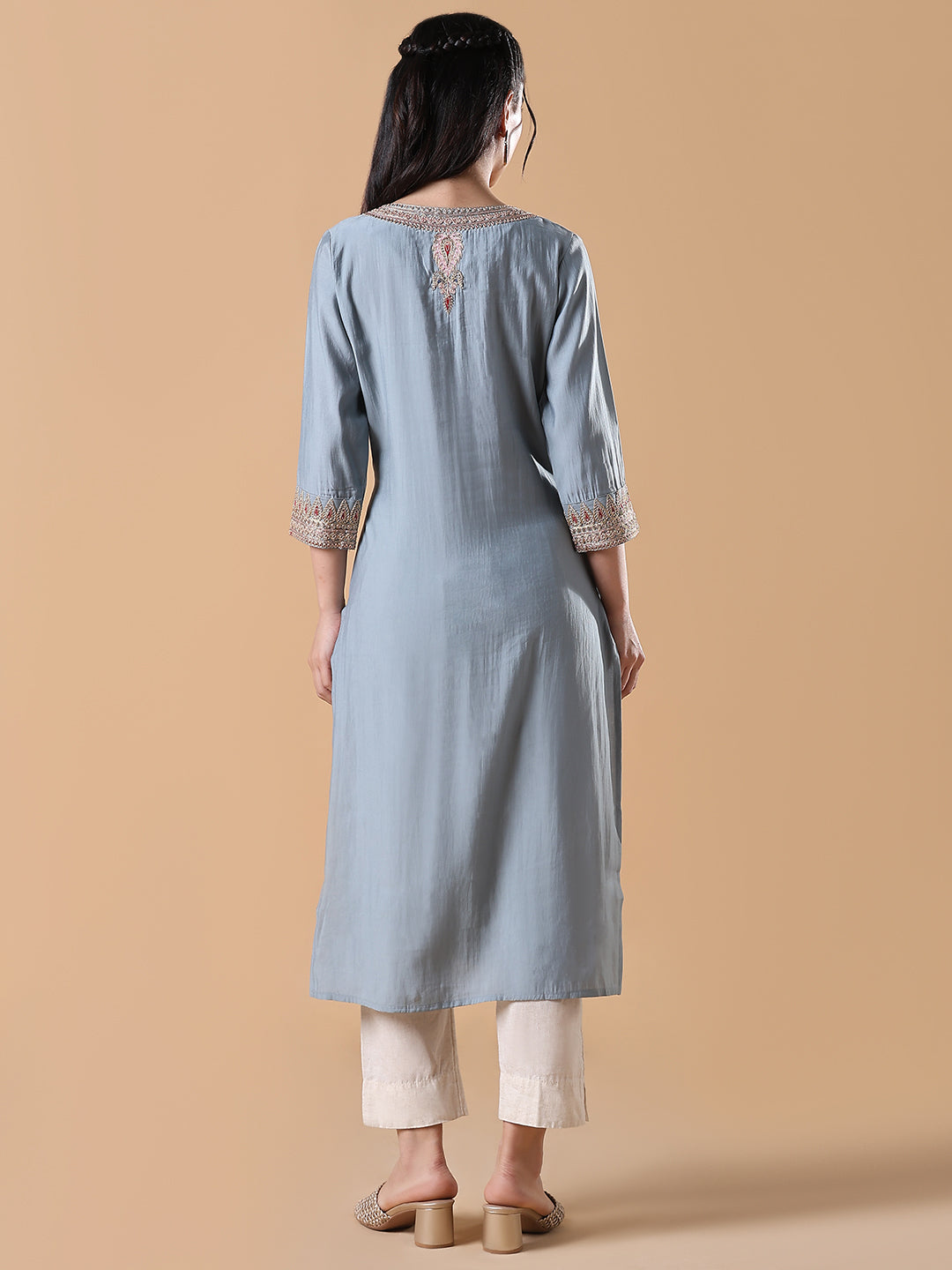 Women's Grey Solid Embroidered Straight Kurta