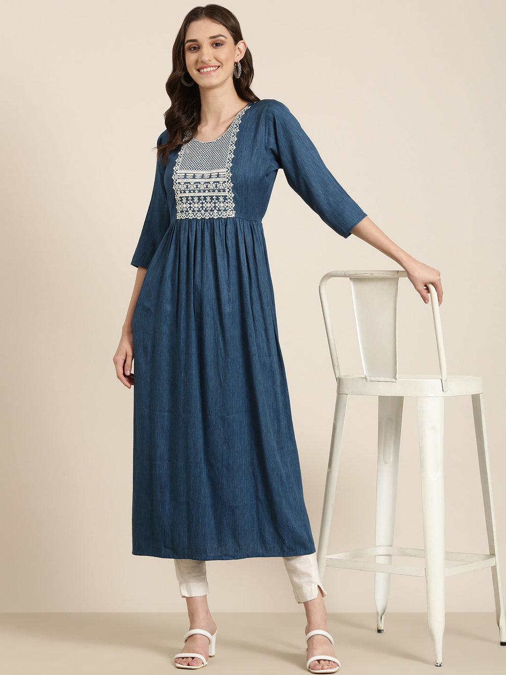 Women's Teal Ethnic Motifs Thread Work Anarkali Kurta