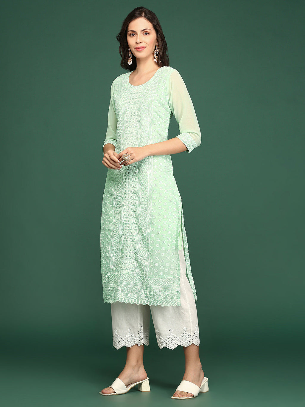 Women's Sea Green Embroidered Thread Work Straight Kurta