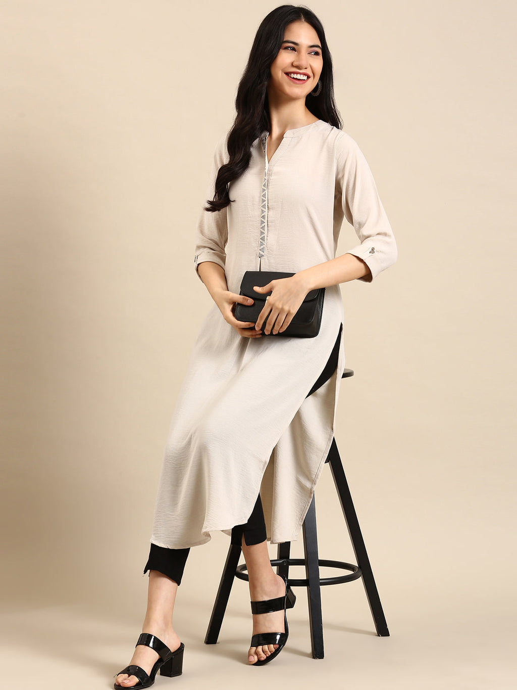 Women's Off White Mandarin Collar Straight Kurta