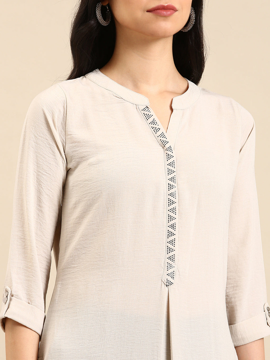 Women's Off White Mandarin Collar Straight Kurta