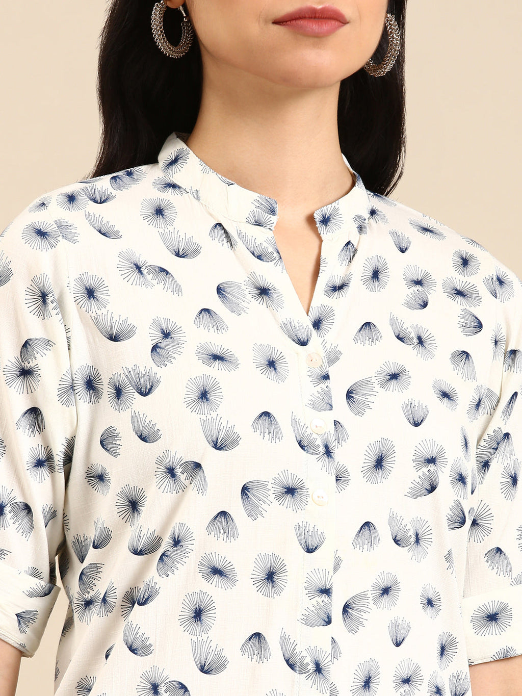 Women's Off White Floral Printed Straight Kurta
