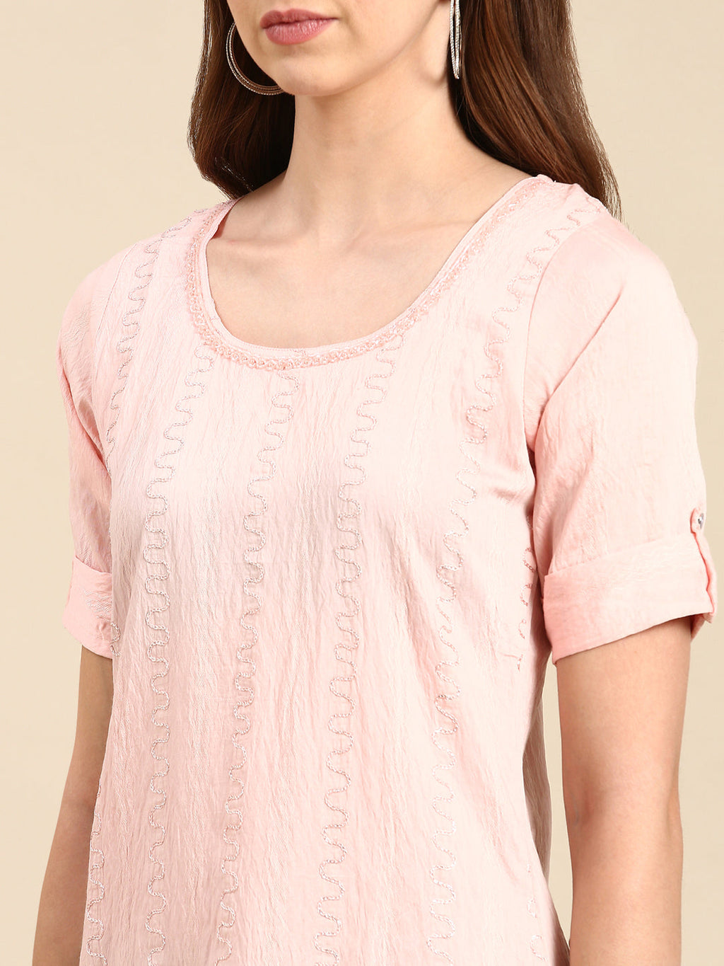 Women's Peach Embroidered Thread Work Straight Kurta