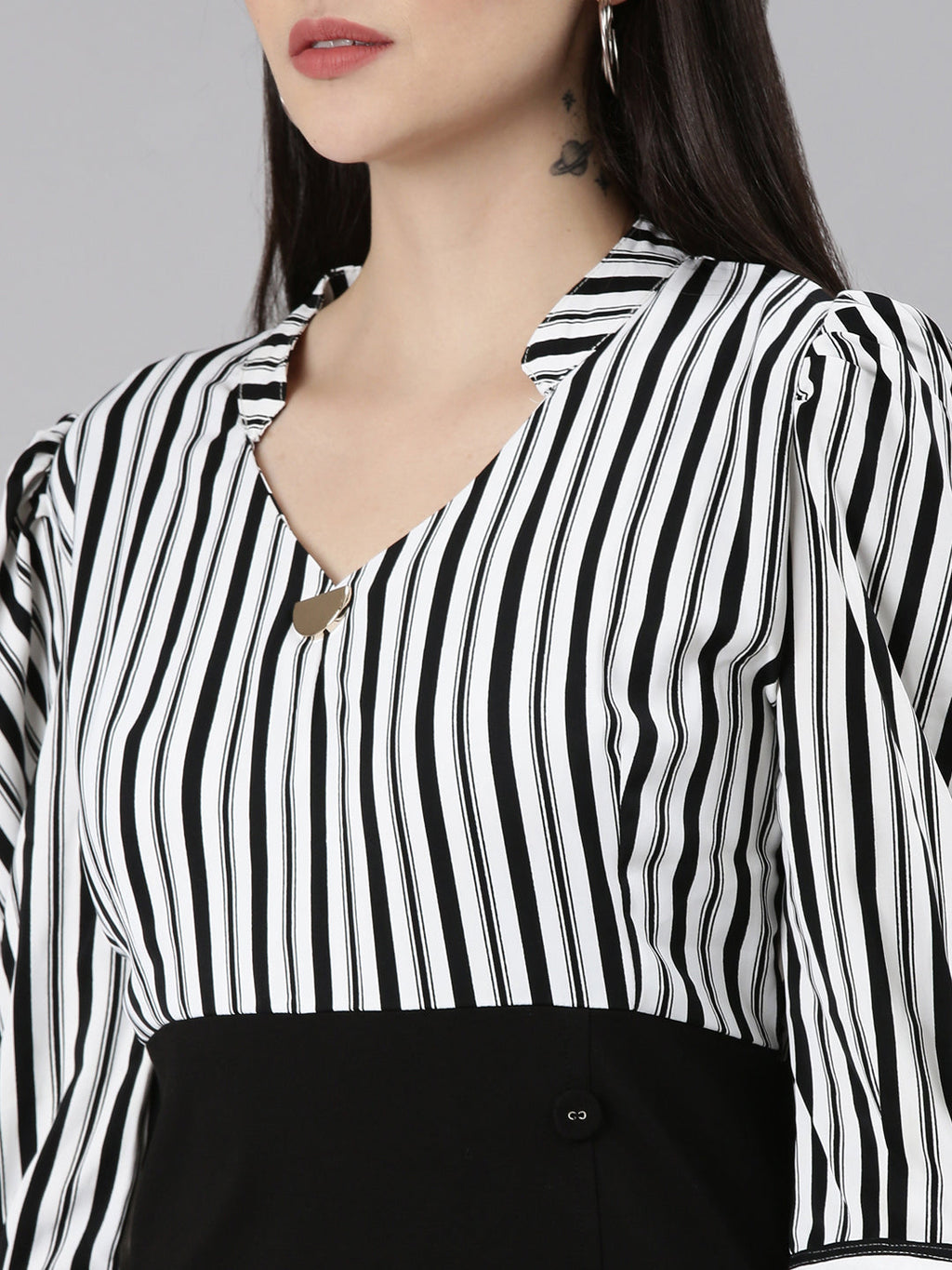 Women's Black Striped Mandarin Collar Cuffed Sleeves Crepe Midi Sheath Dress