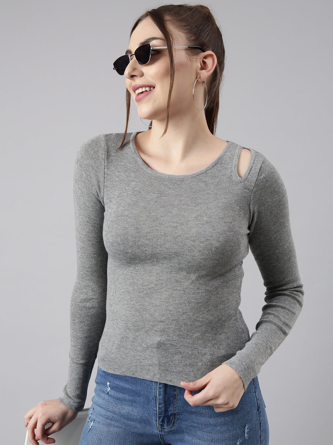Women's Solid Grey Knitted Fitted Top